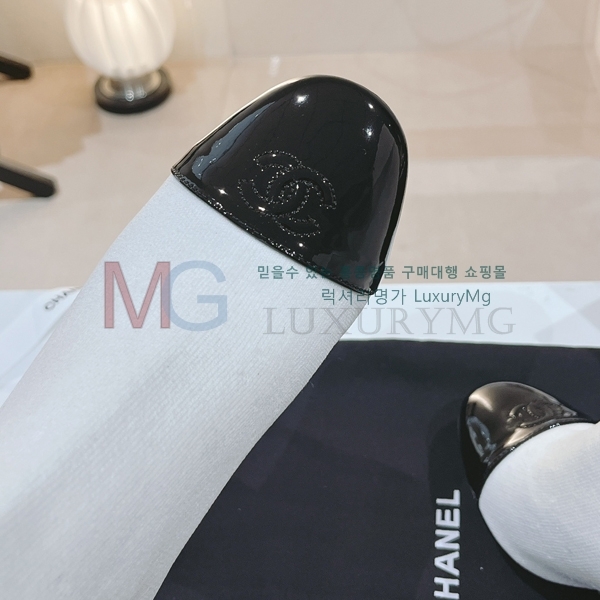 *   CHA6052-2