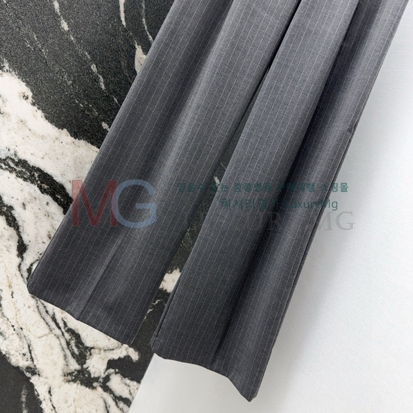  ˷   WA315689-2