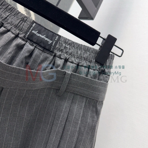 ˷    WA261521