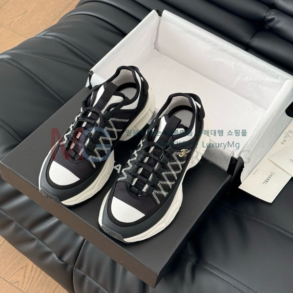 *  25CĿ AB2330811-2