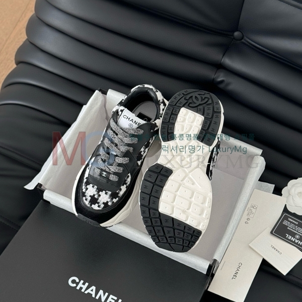 *  25CĿ AB2332056-3