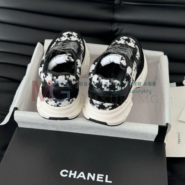 *  25CĿ AB2332056-3