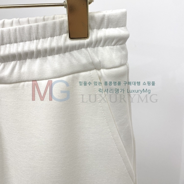 ũ    652461