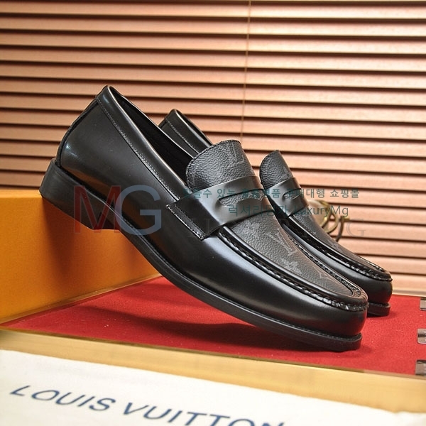 ̺   32LV86037-3