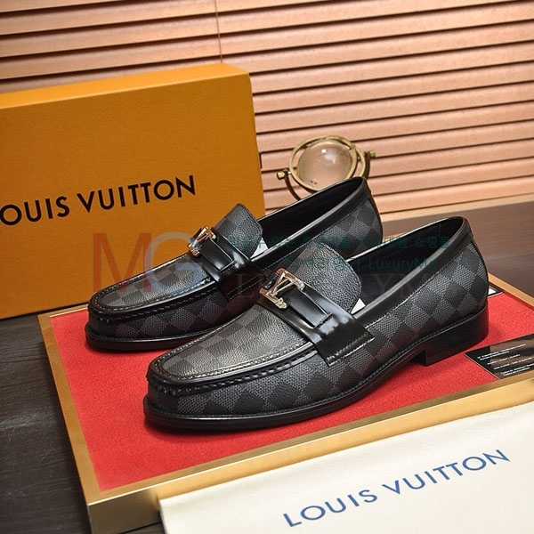 ̺   32LV86038-1
