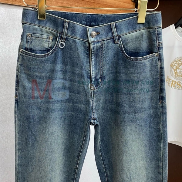 󰡸  û 2FO999083