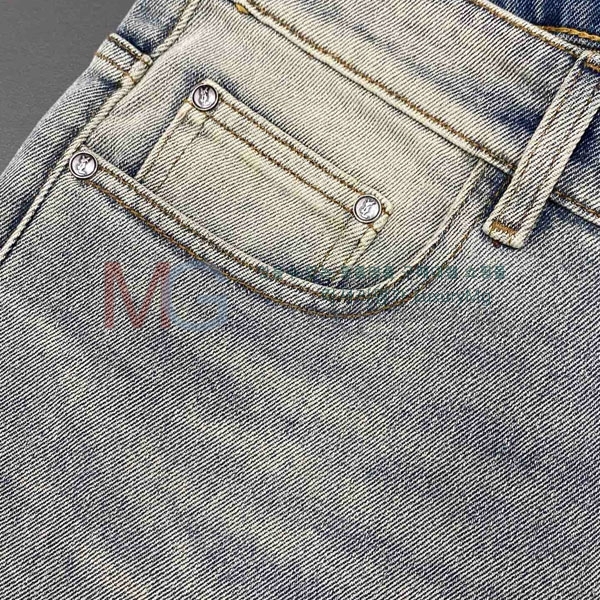 ζ   YS550411