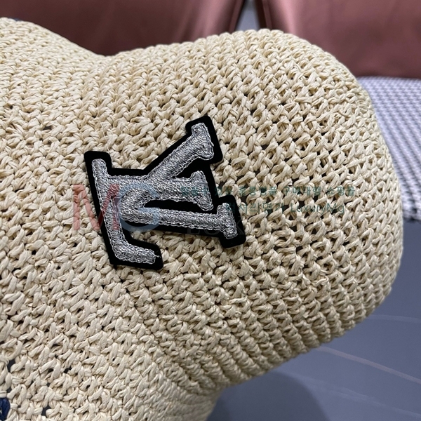 ̺  LV68851-3