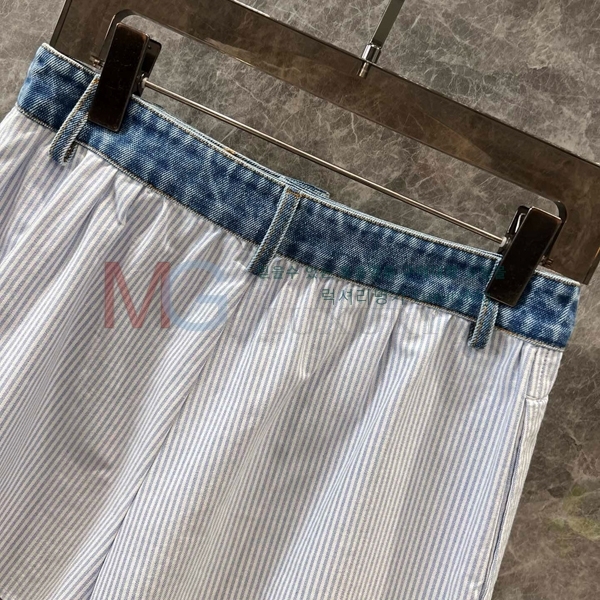  ˷  AQ42521-8