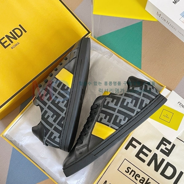   Signature Ŀ FF006812-1
