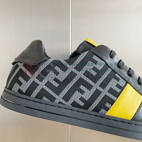   Signature Ŀ FF006812-1