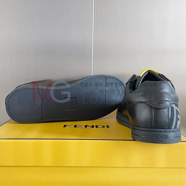   Signature Ŀ FF006812-1