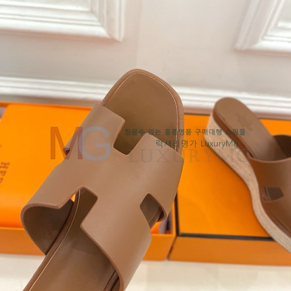 ޽   8HE011854-1