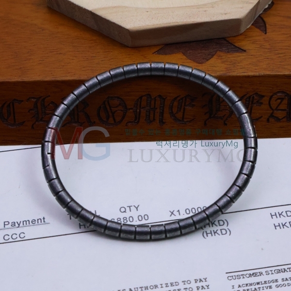 ũ  CH556033669