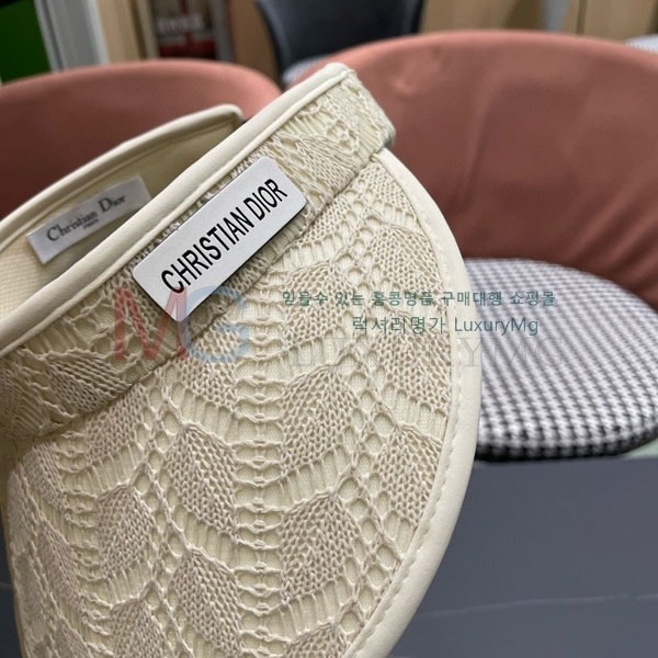  ĸ  6DR570052-1