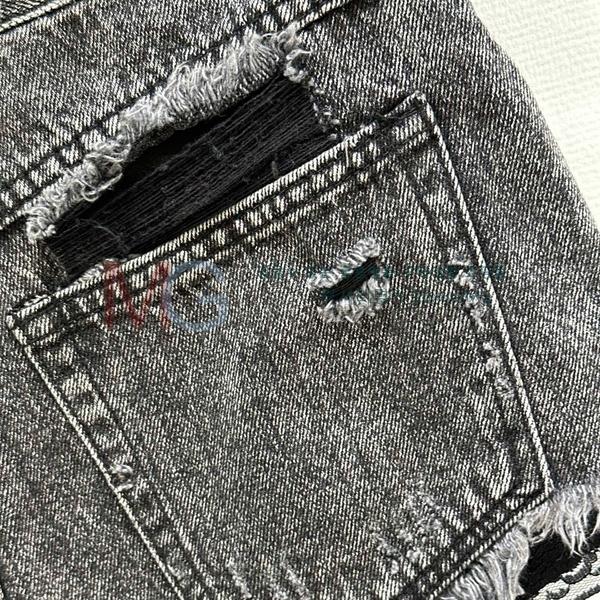  ˷  AQ425635-1