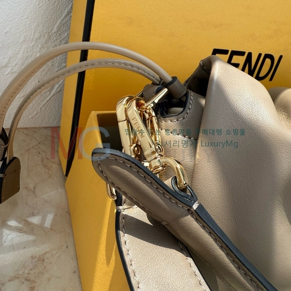    ̵ F8833-2