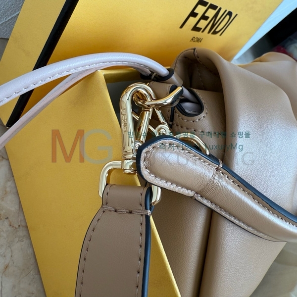    ̵ F8833-3