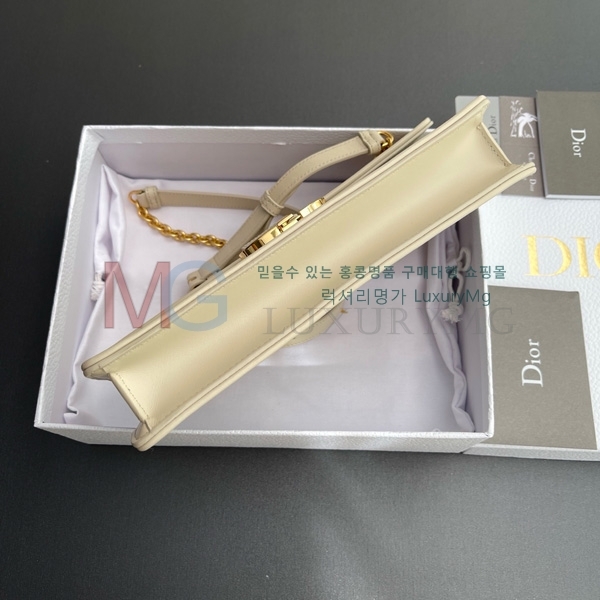  30 Montaigne ž ڵ M9601-52