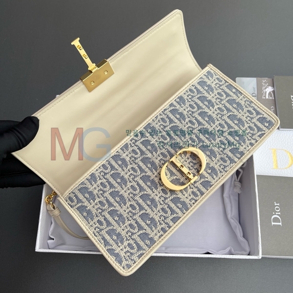  30 Montaigne ž ڵ M9601-52