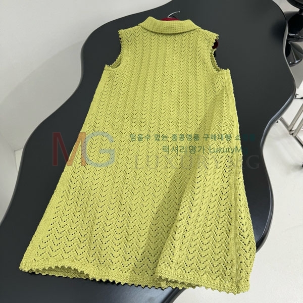  ǽ D25253651