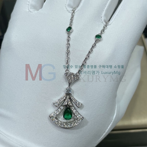 Ұ  B5625683-1
