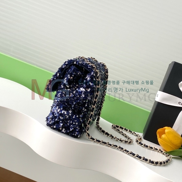 *  ÷ AS4561-2
