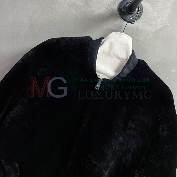   þ   PA121684-2