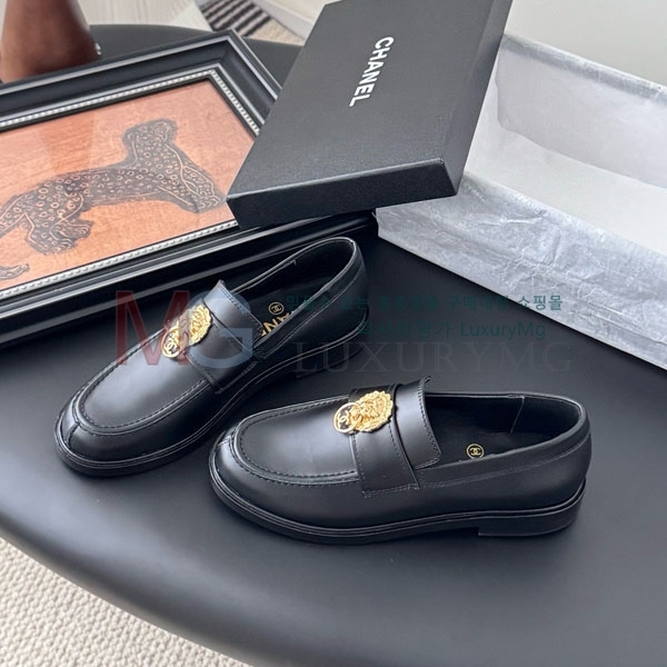  * ĳ־   AK8117780-1