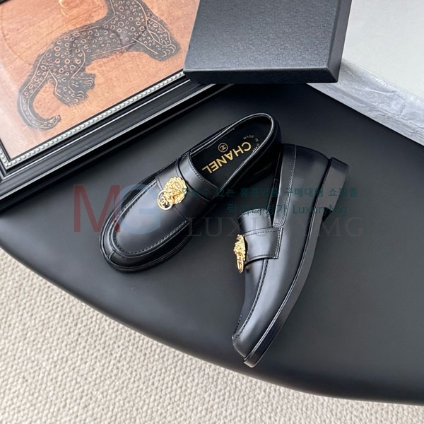  * ĳ־   AK8117780-1