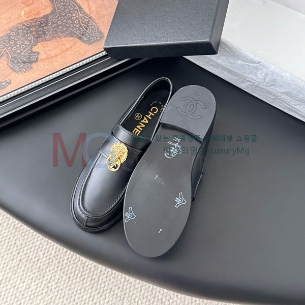  * ĳ־   AK8117780-1