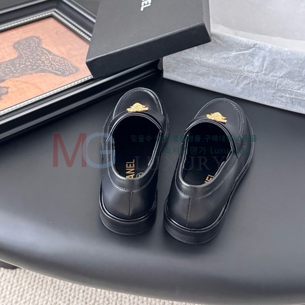  * ĳ־   AK8117780-1