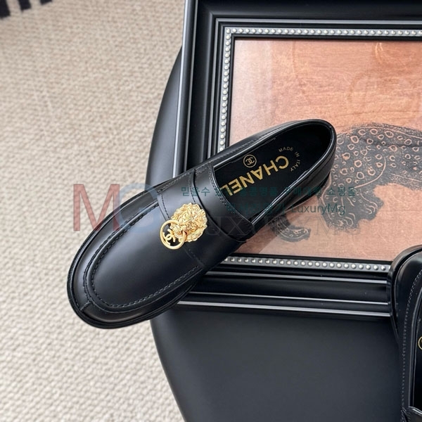  * ĳ־   AK8117780-1