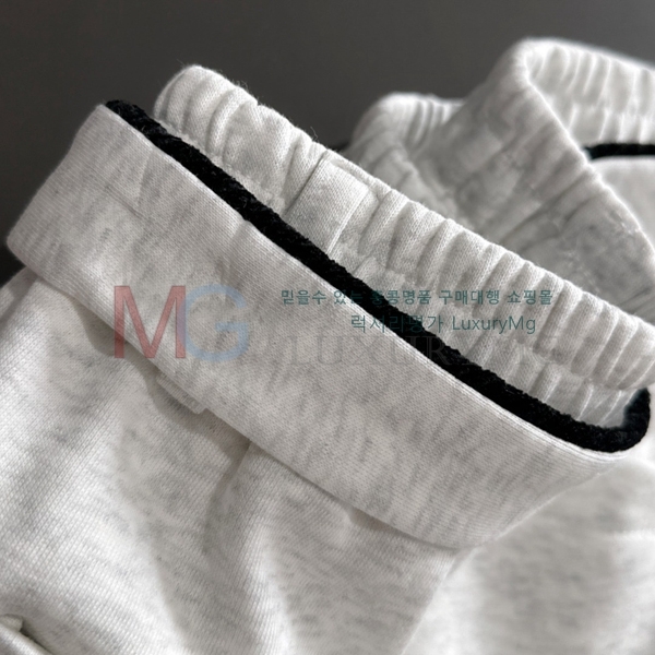   ݹ 489563-1