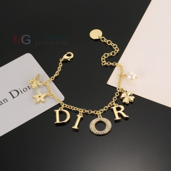   DR352871
