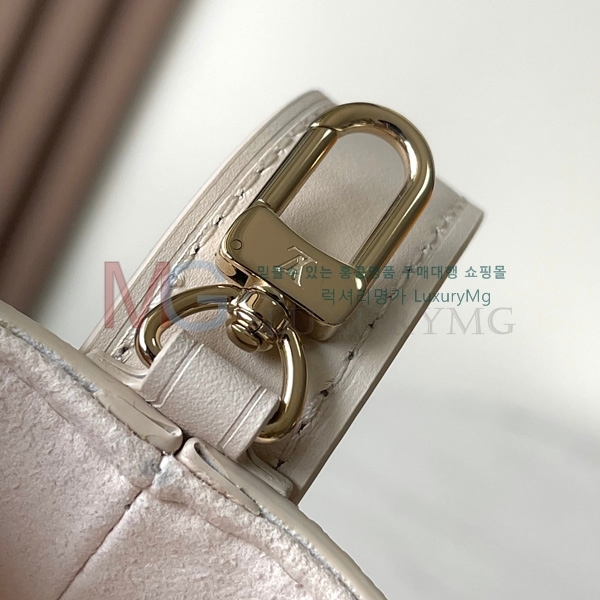 ̺  BB M25673-20