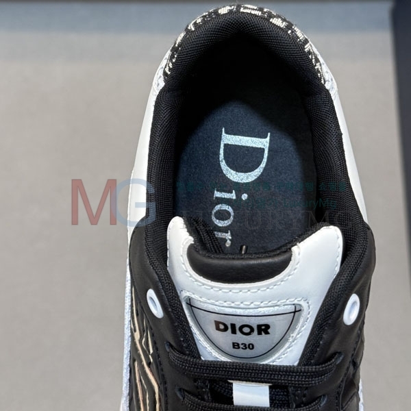   Ŀ DR990688