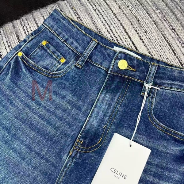     CE256702-1