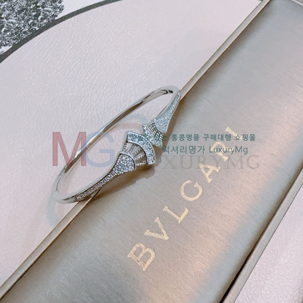 Ұ  BV1378906-1