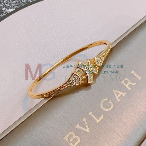 Ұ  BV1378906-2