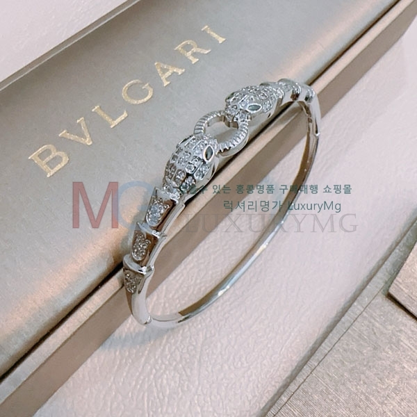 Ұ  BV1378906-3