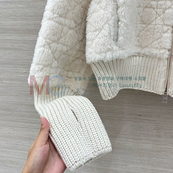   þ   DO6134054-11