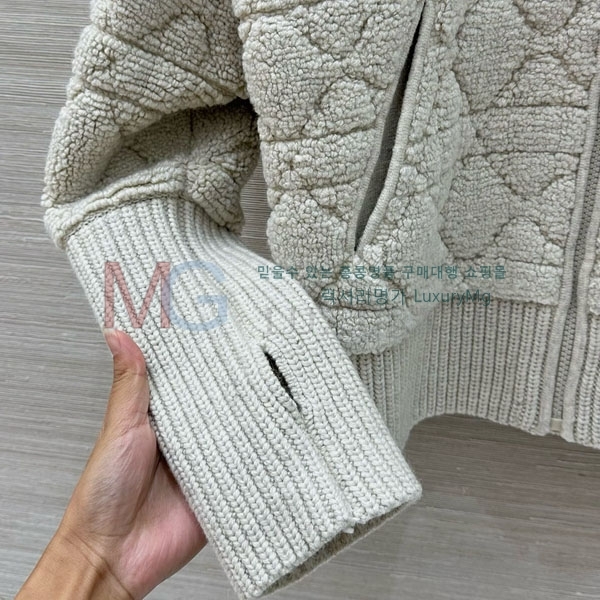   þ   DO6134054-12