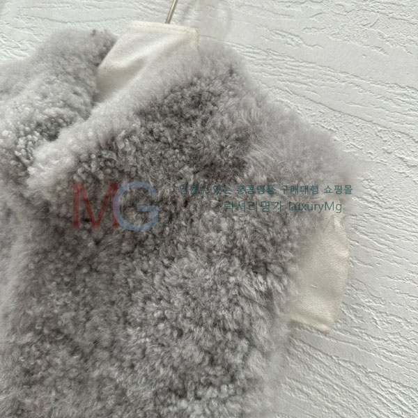  η** þ    LP23243033-4