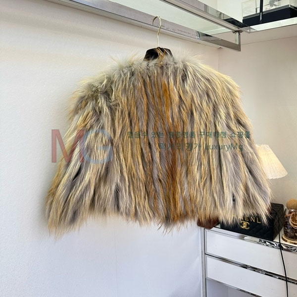   þ   FEND234507-4