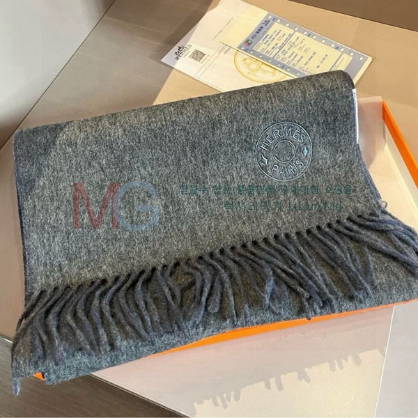 η** ÷/ī LP7168124-4