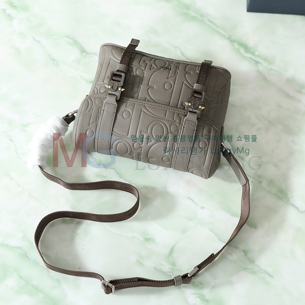  ε ũν ÷ 1ESPO333-3