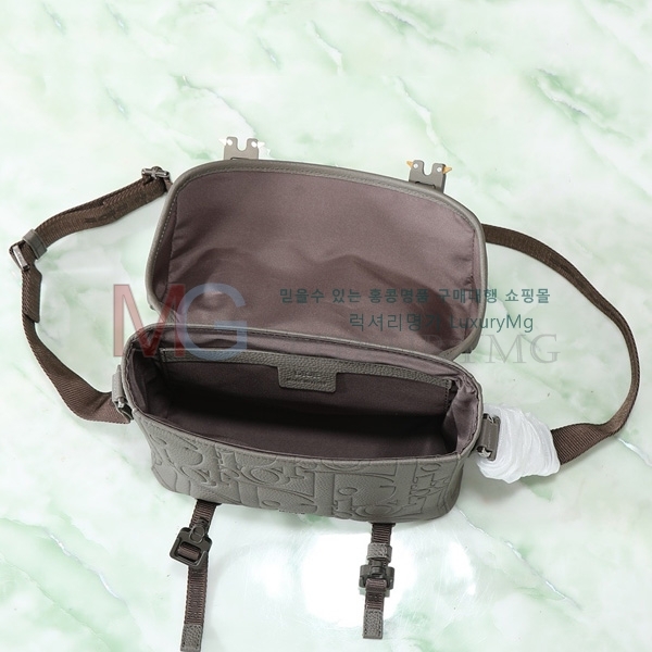  ε ũν ÷ 1ESPO333-3