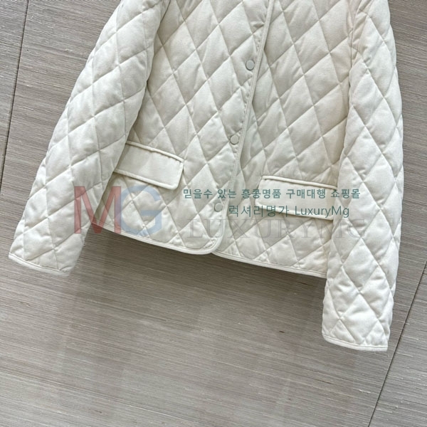  η** ٿ е LP2923022-5