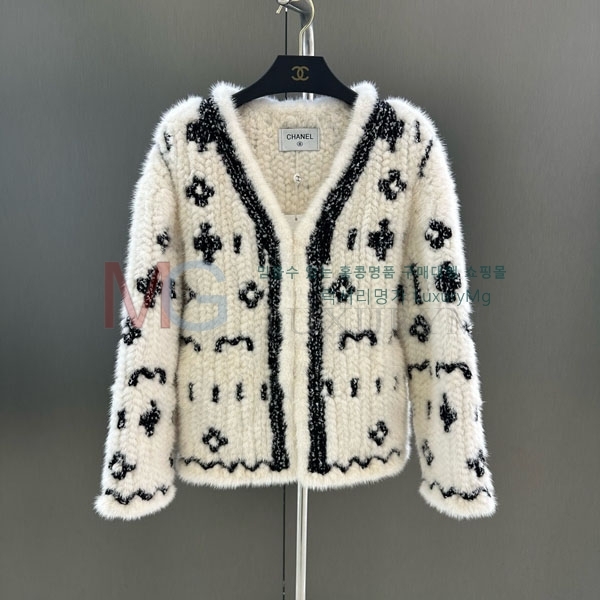  * þ   CH2456750-3